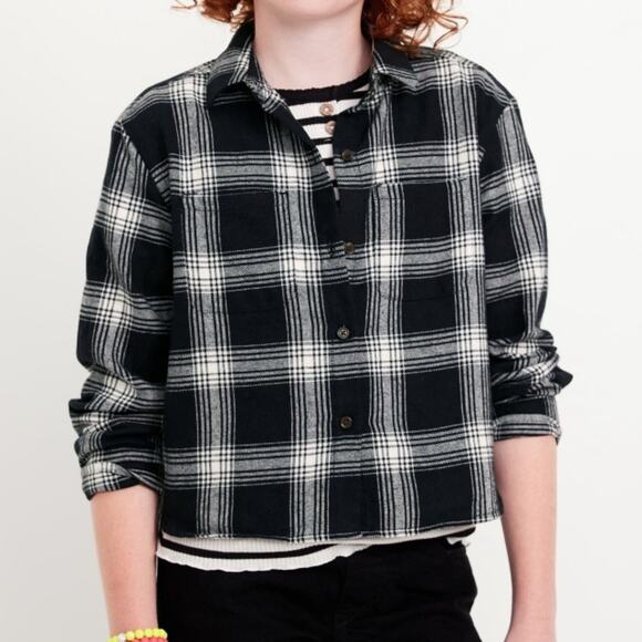 Old Navy Other - Old Navy black plaid Cropped Long Sleeve
Plaid Pocket Flannel Shirt
